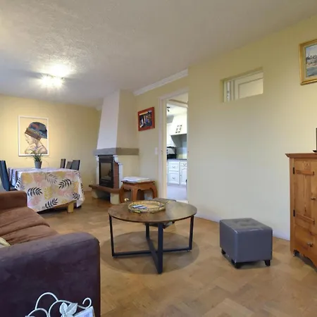 Dom wakacyjny 2 Bedroom Awesome Home In Equemauville