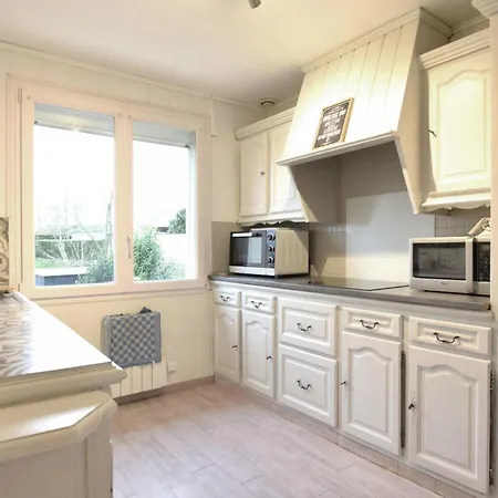 別荘 2 Bedroom Cozy In エクモヴィル