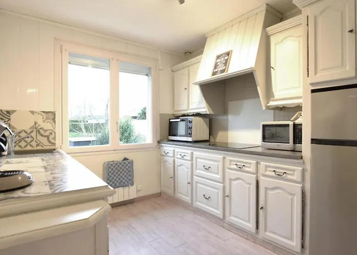 別荘 2 Bedroom Cozy In エクモヴィル