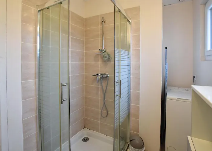 別荘 2 Bedroom Cozy In エクモヴィル