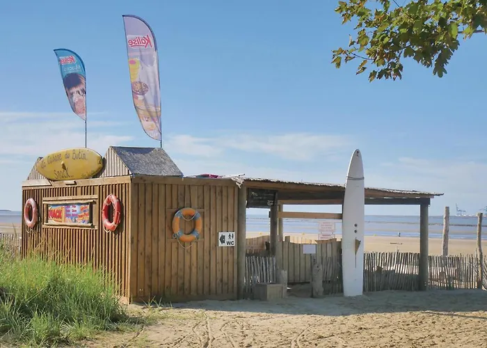 2 Bedroom Cozy In エクモヴィル